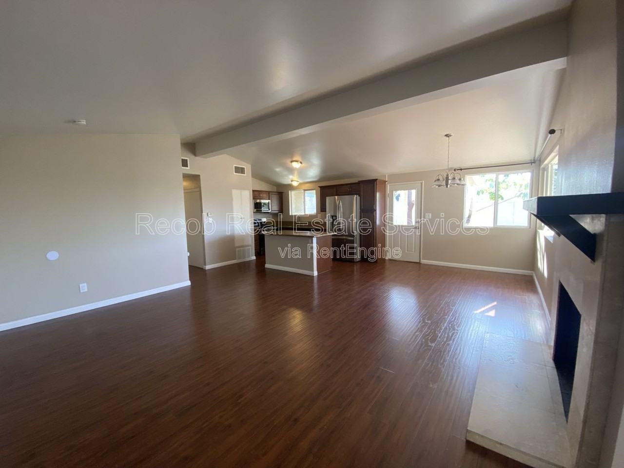 3002 Skipper St - Photo 4 of 15