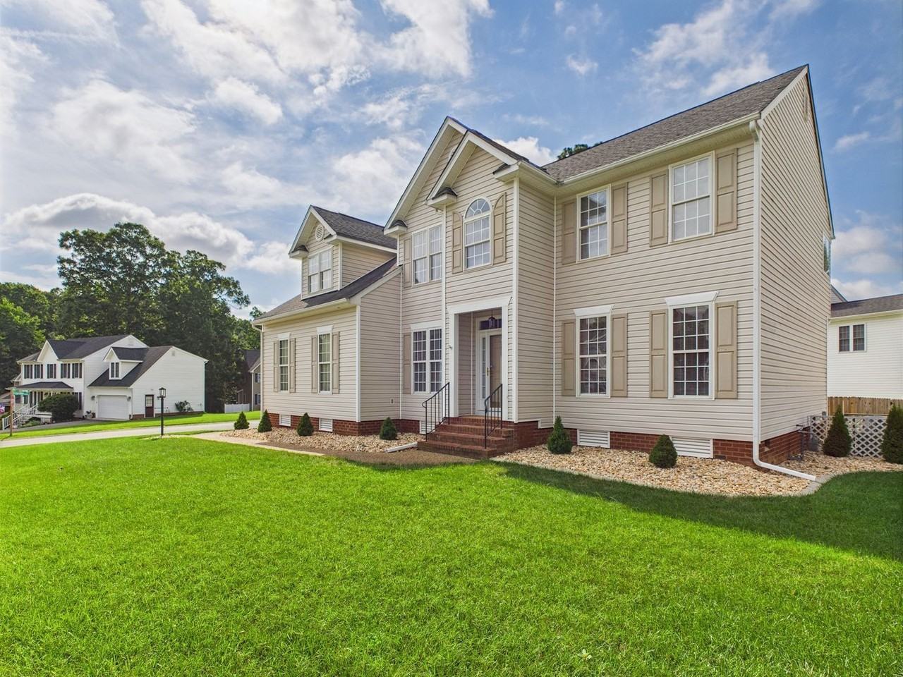 12404 Ivyridge Ter - Photo 2 of 50