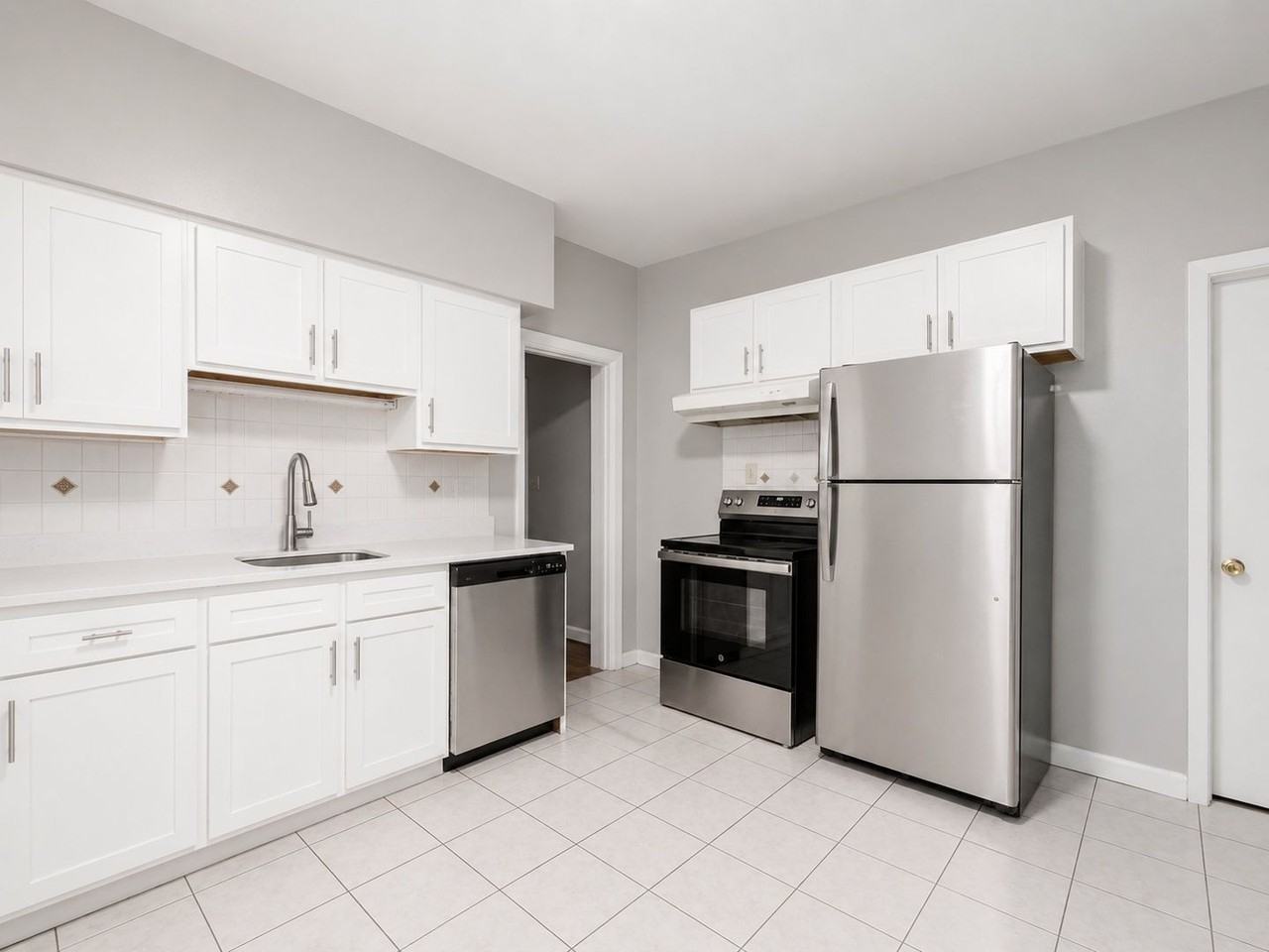 227 E Northwood Ave - Photo 7 of 37
