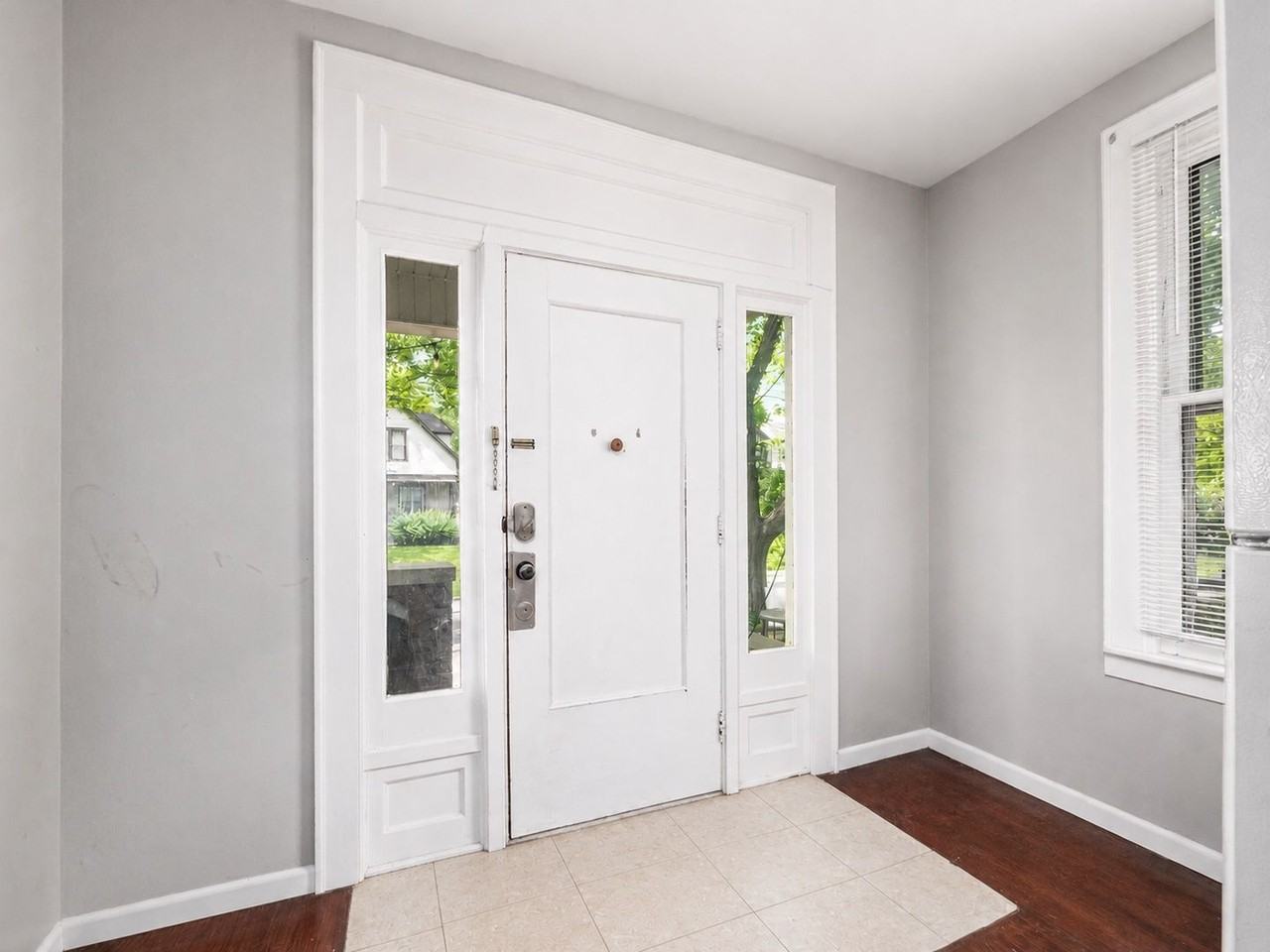 227 E Northwood Ave - Photo 2 of 35