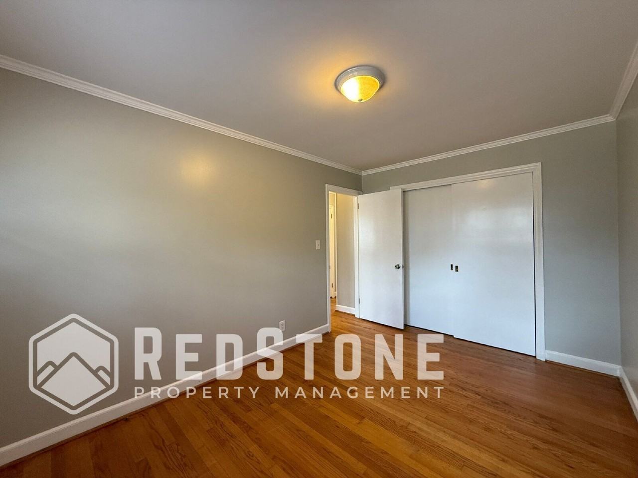 2120 Young St - Photo 5 of 14