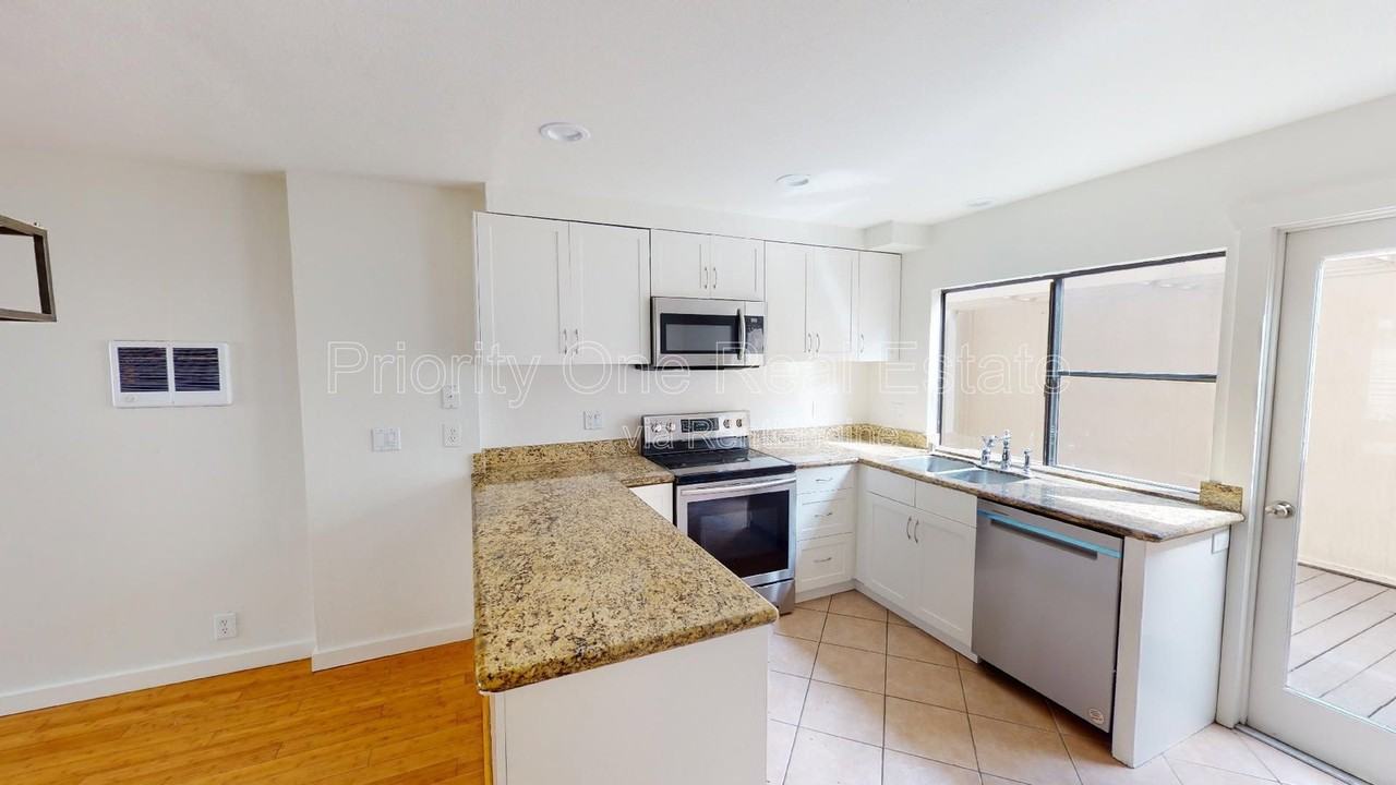 8322 Via Sonoma #77 - Photo 3 of 26