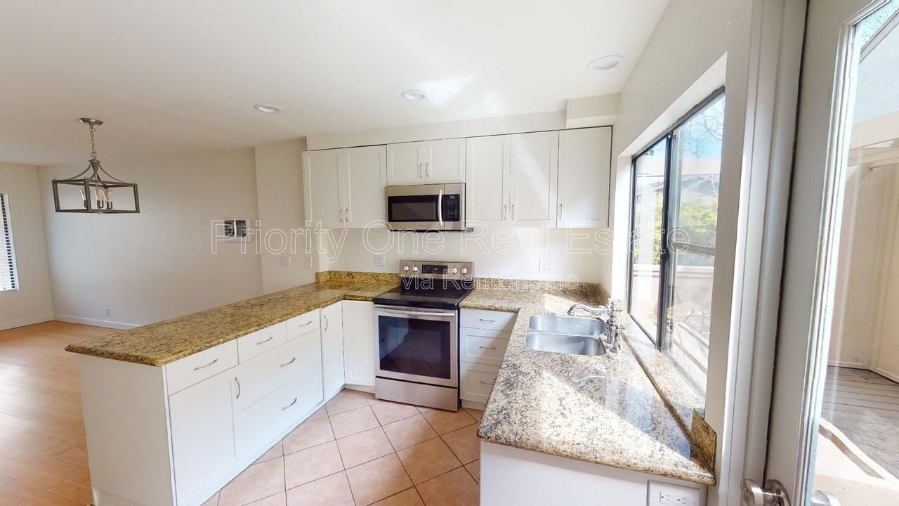 8322 Via Sonoma #77 - Photo 4 of 26