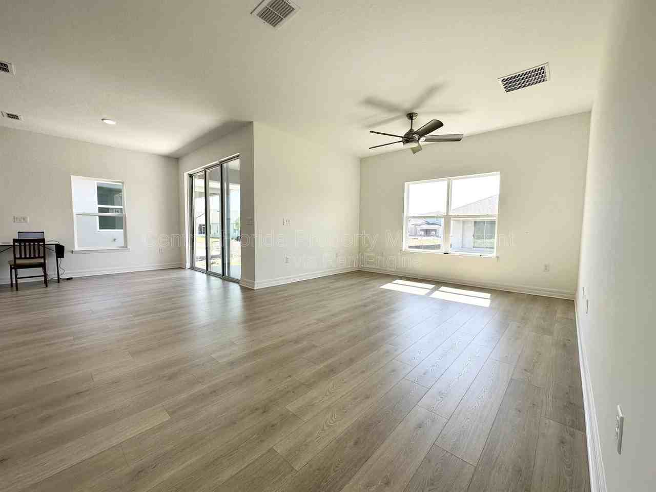 1166 Silo Dr - Photo 3 of 25