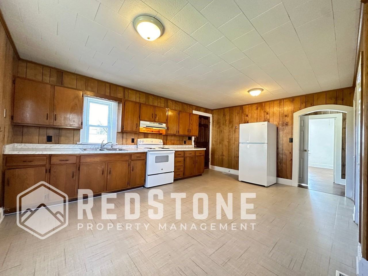 917 E Haggard Ave - Photo 5 of 12