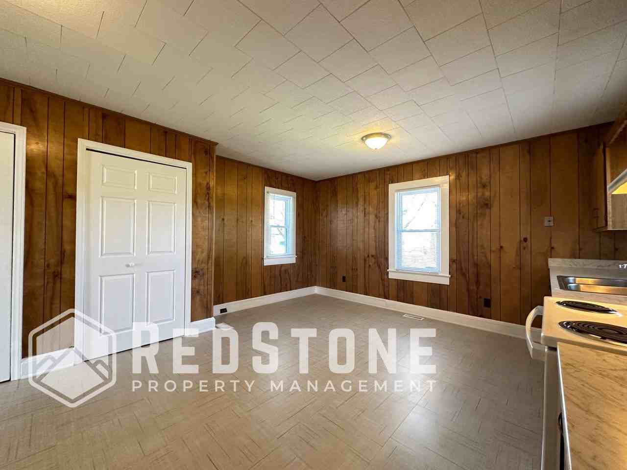 917 E Haggard Ave - Photo 6 of 12