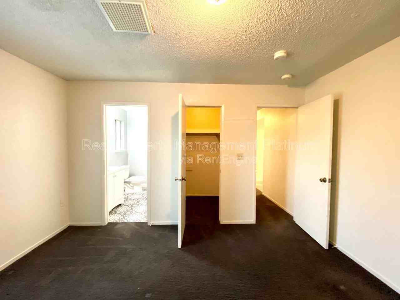 4619 E Indianapolis Ave - Photo 3 of 36