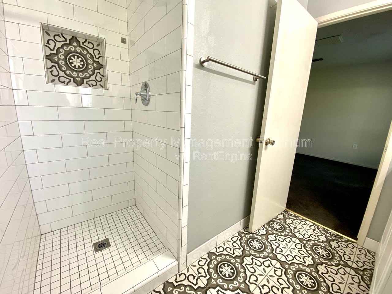 4619 E Indianapolis Ave - Photo 4 of 36