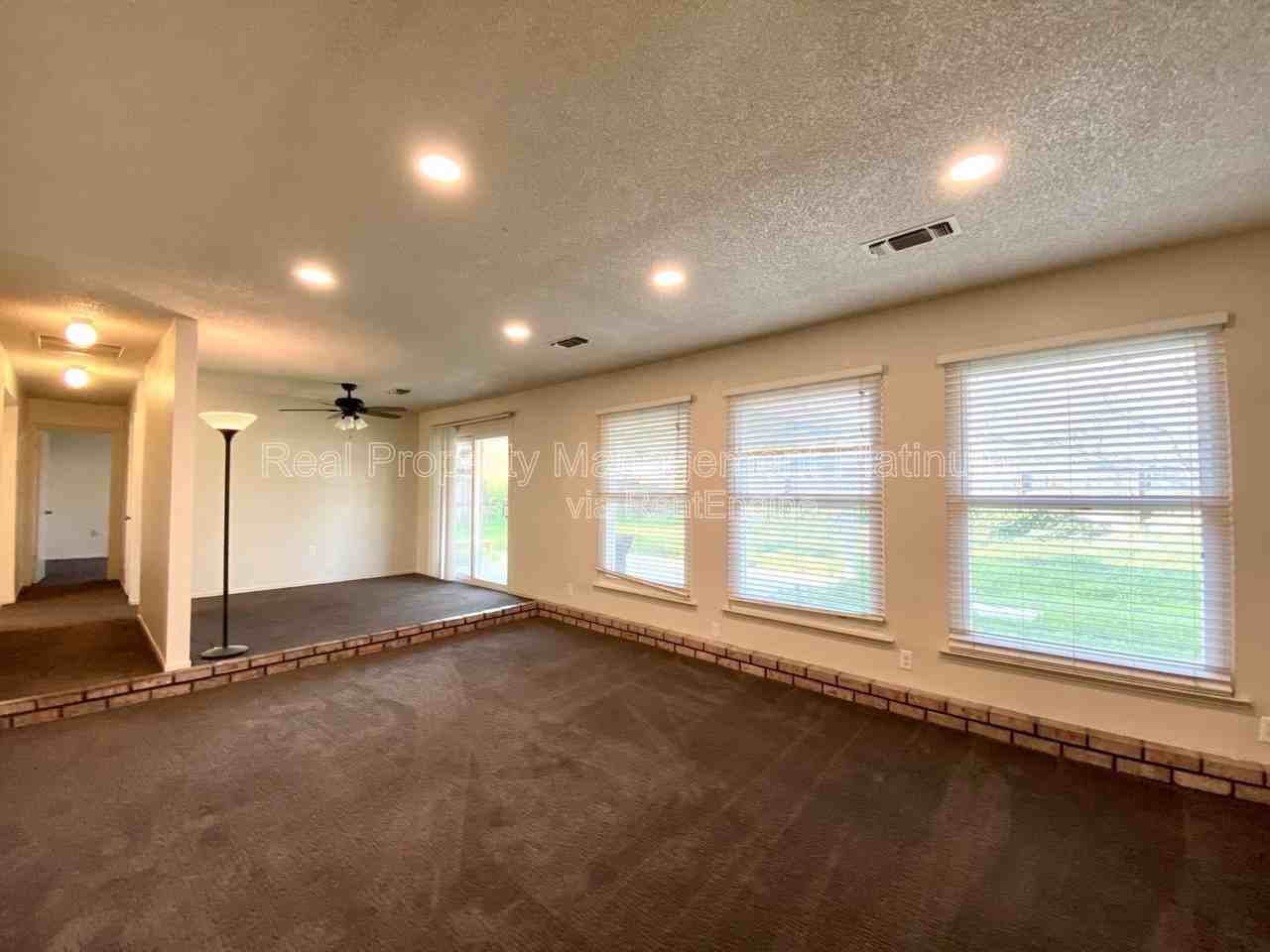 4619 E Indianapolis Ave - Photo 7 of 36