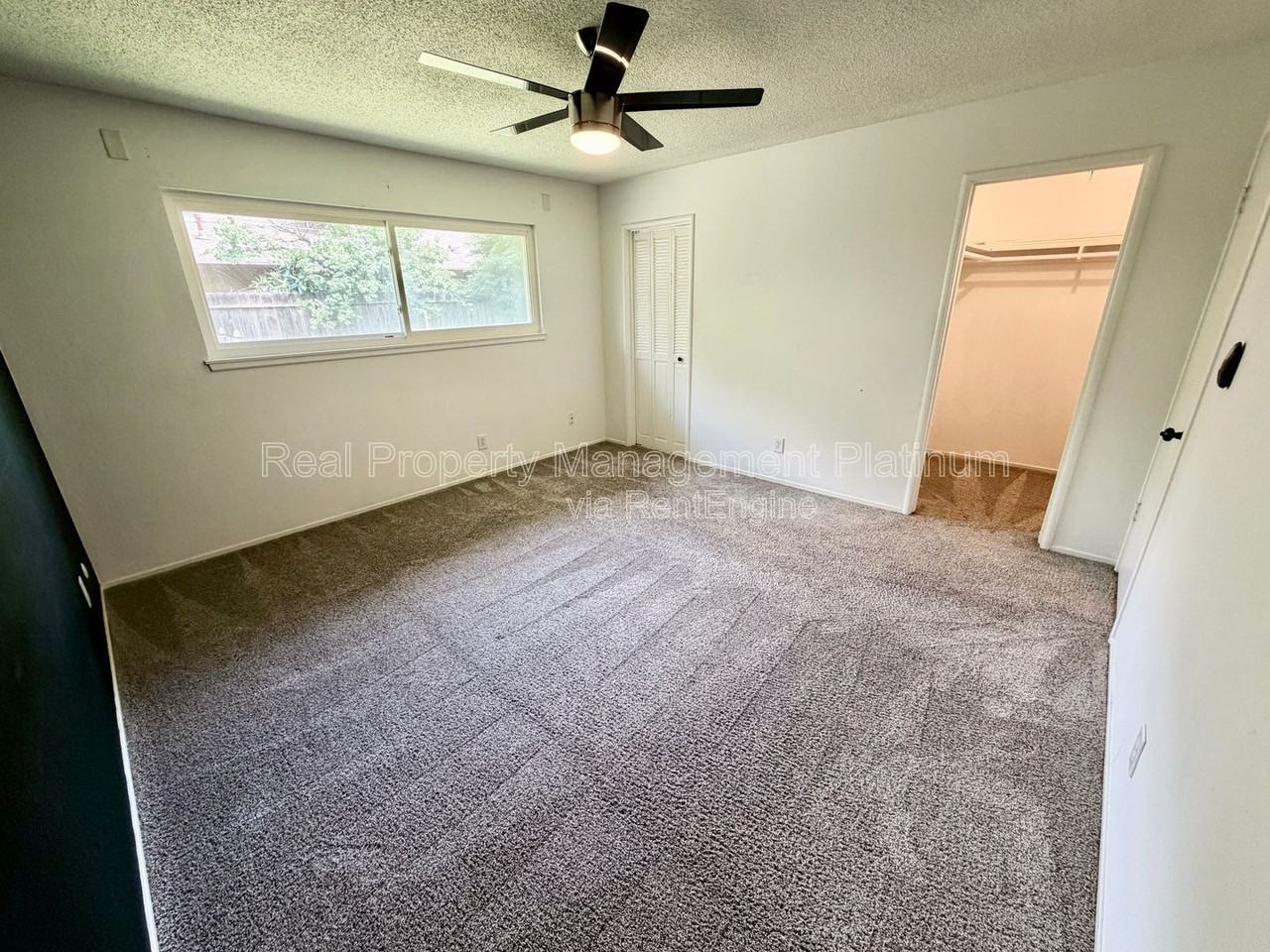 5694 N 9th St - Photo 6 of 20