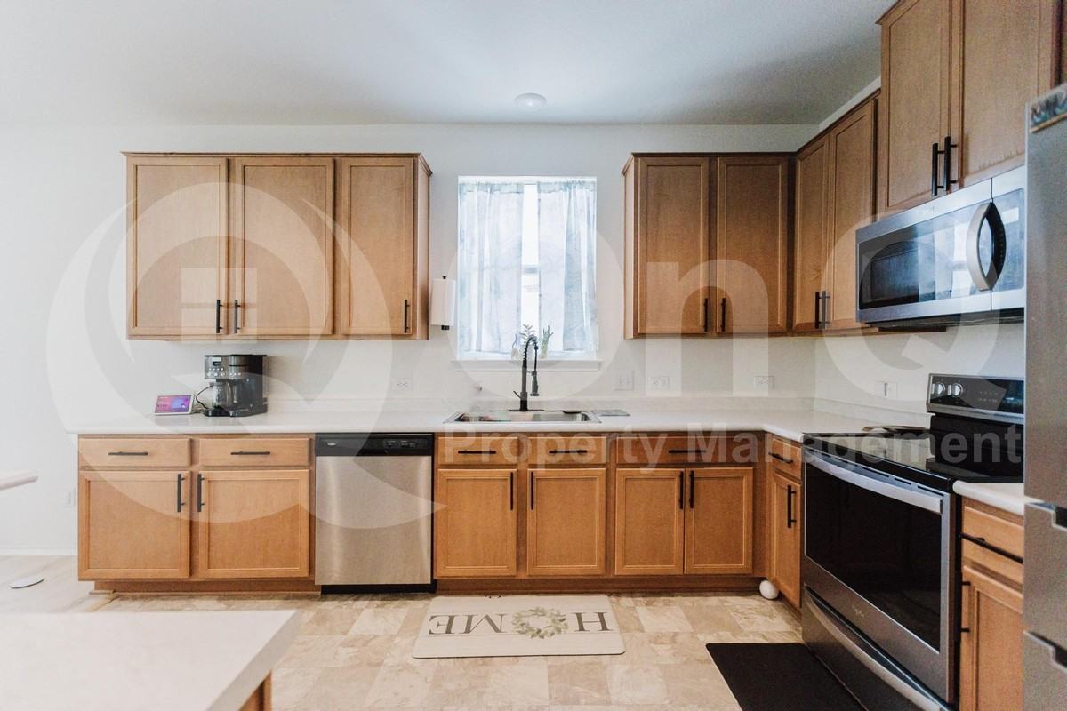 14220 James Buchanan St - Photo 5 of 34
