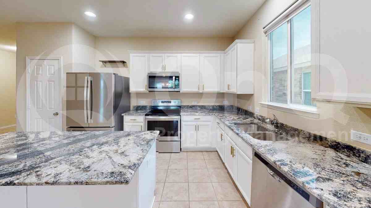 2213 Heaton - Photo 6 of 23