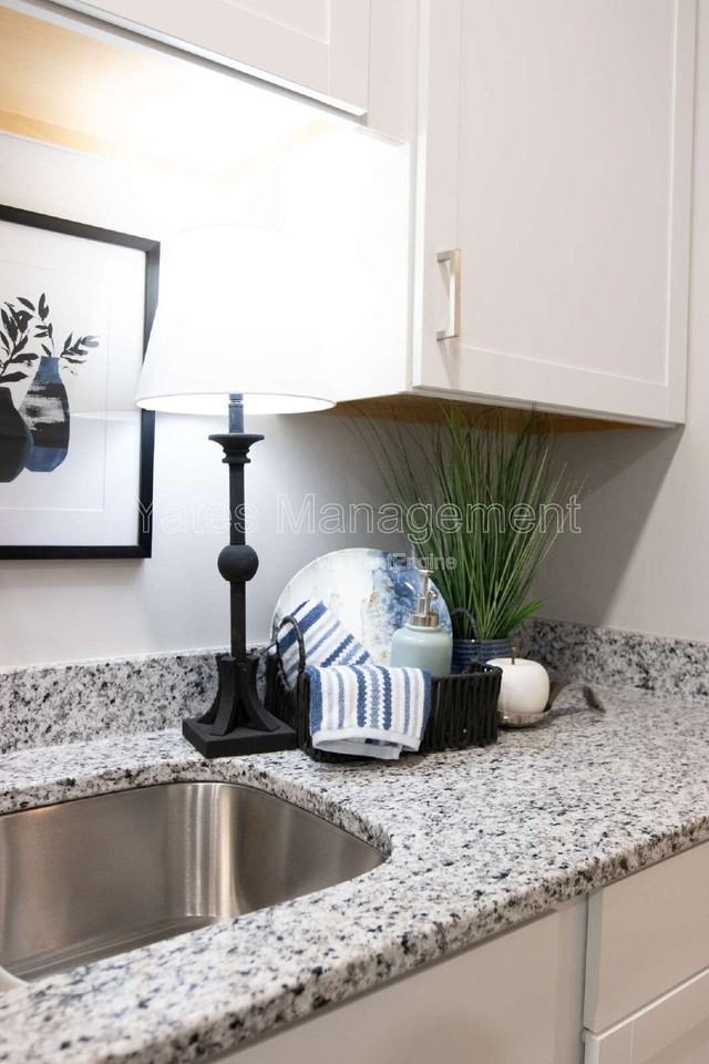 411 W Mcpherson Ave #101 - Photo 4 of 50