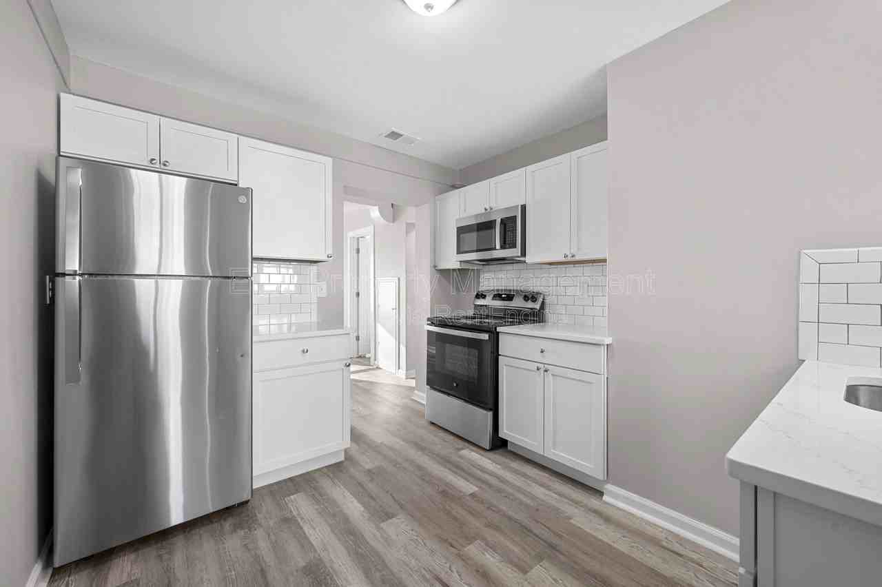 6803 Ford Ave - Photo 3 of 7