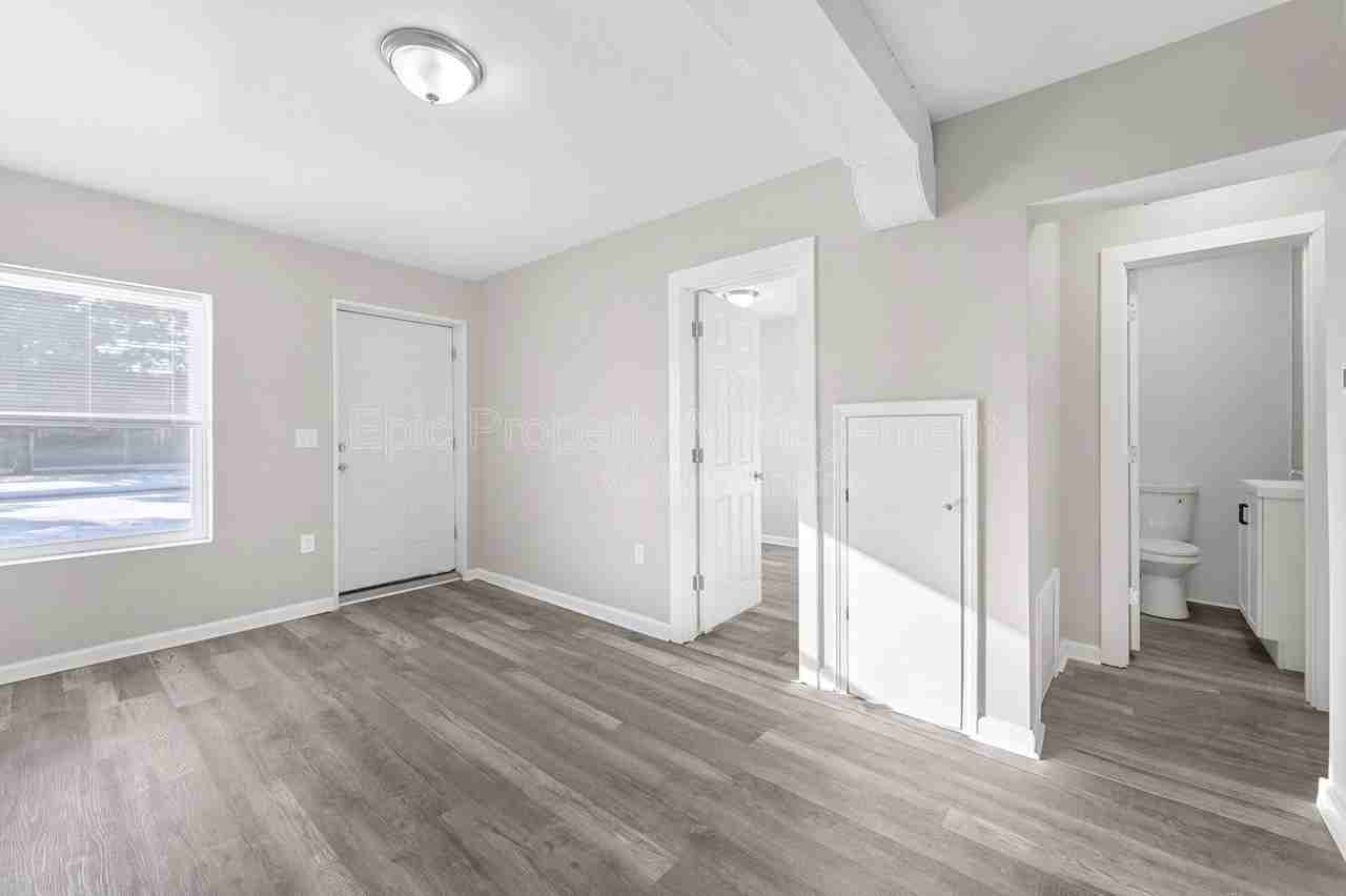 6803 Ford Ave - Photo 5 of 7