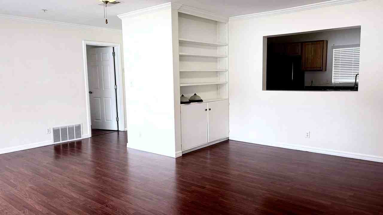 3211 San Pedro Ln - Photo 5 of 19