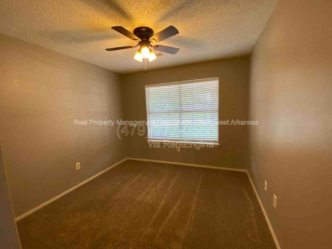 3168 W Shale St - Photo 5 of 18