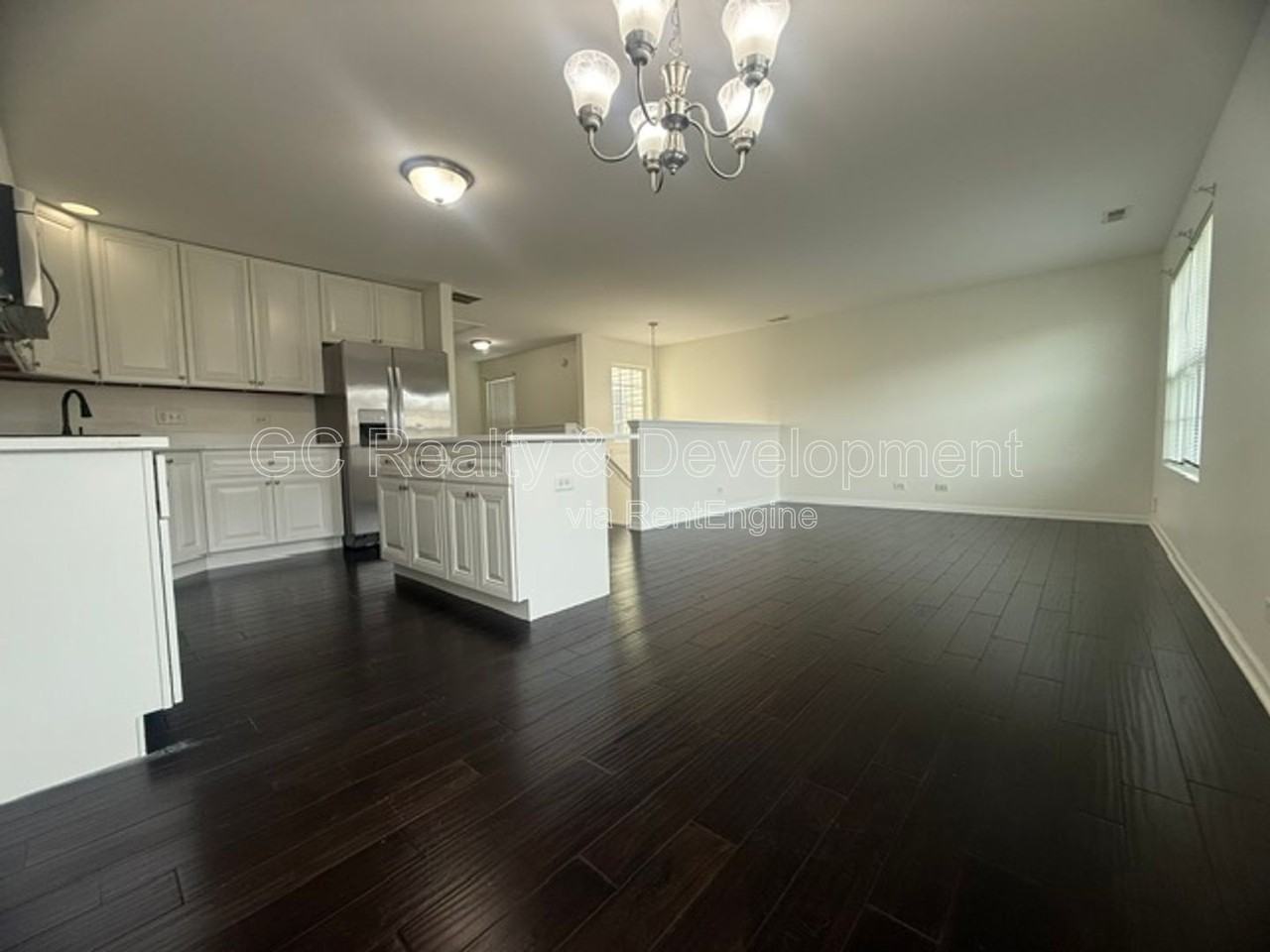 1064 Turin Dr - Photo 3 of 23