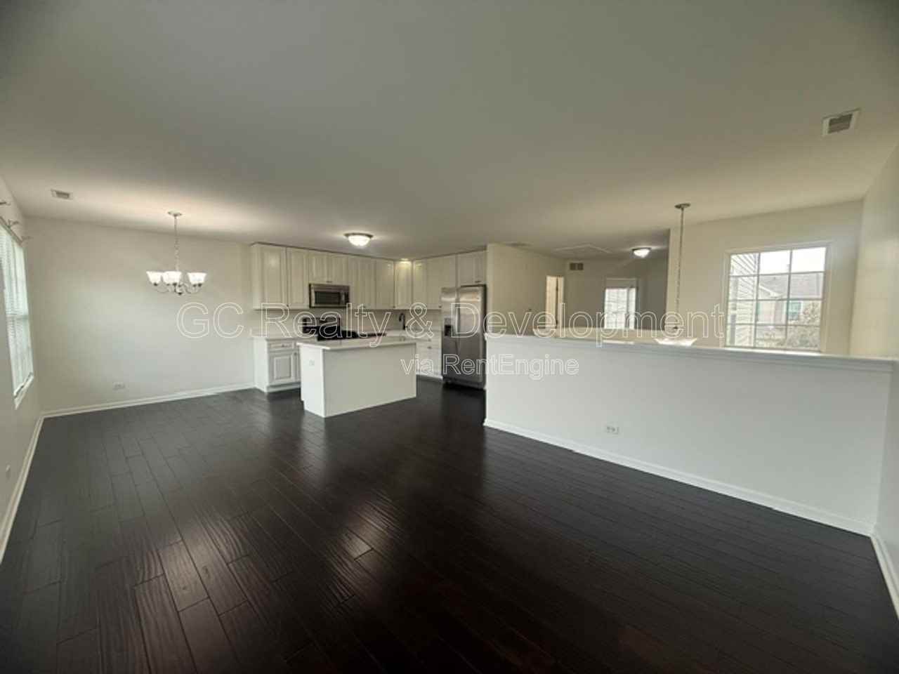 1064 Turin Dr - Photo 4 of 23