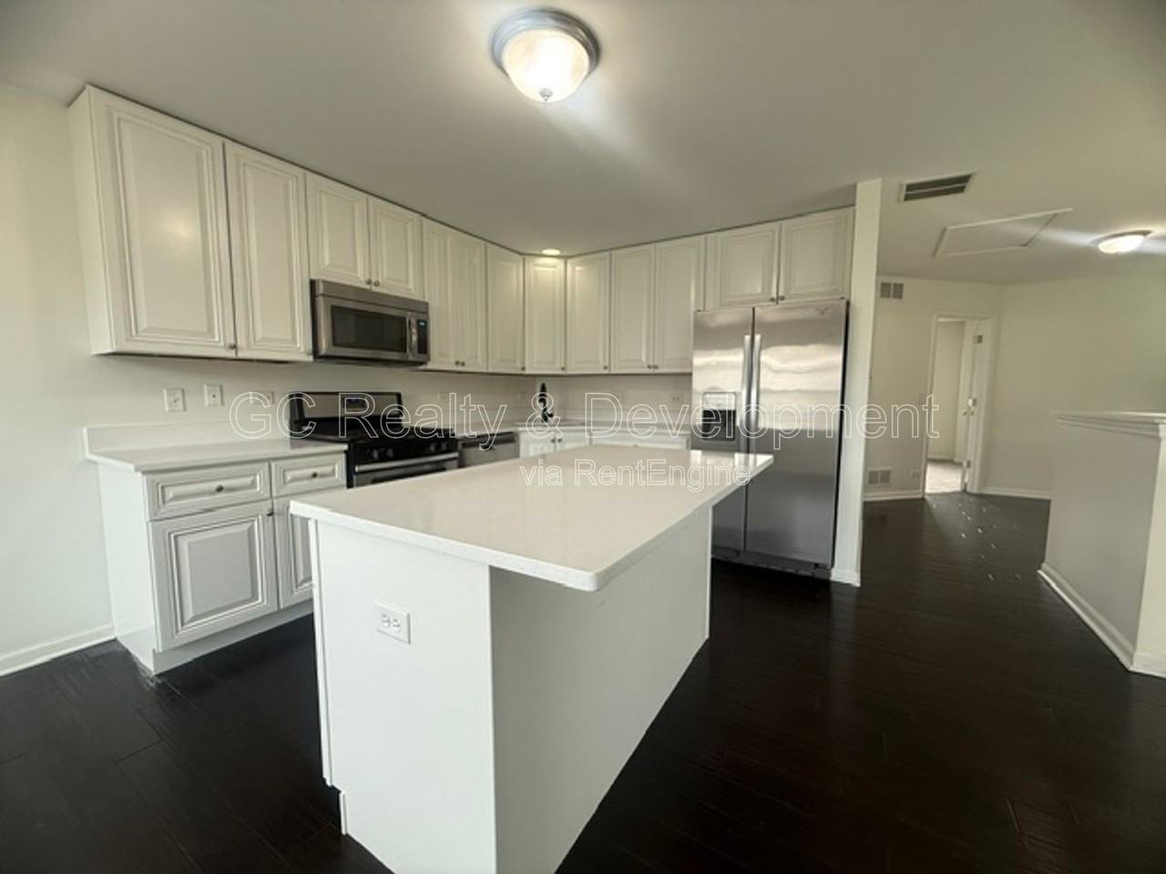 1064 Turin Dr - Photo 7 of 23