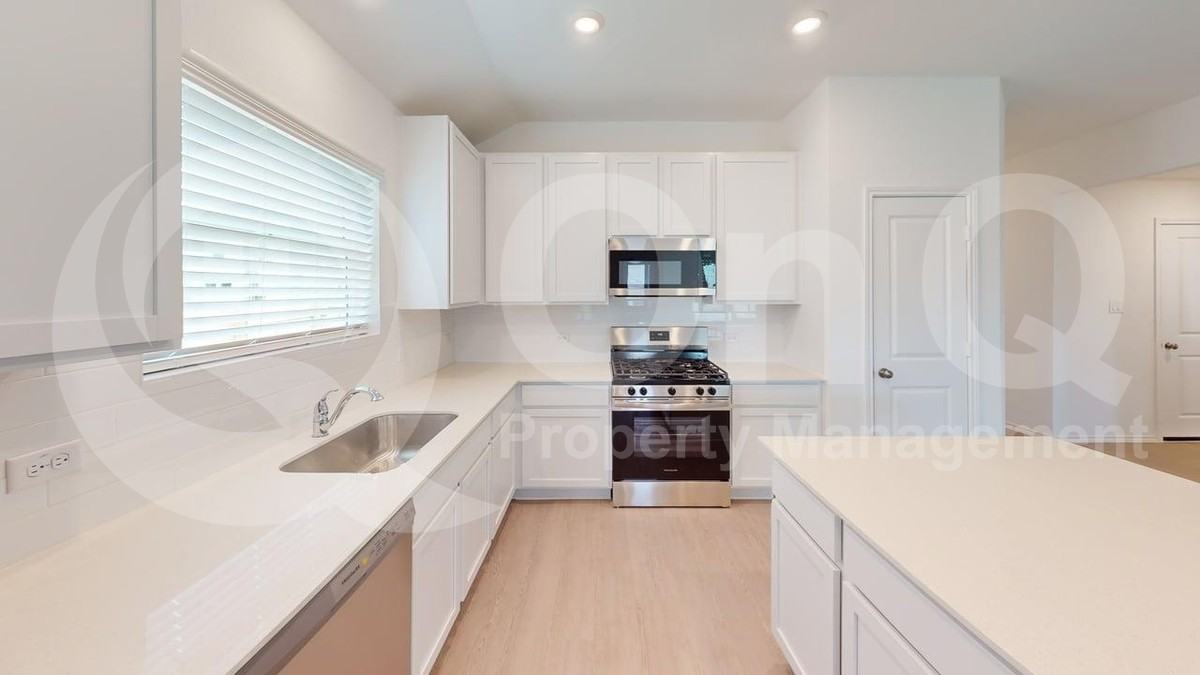 17805 Wrens Nest Way - Photo 5 of 24