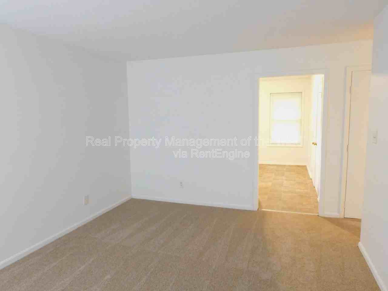 2574 Green Oaks Ct #G - Photo 3 of 14