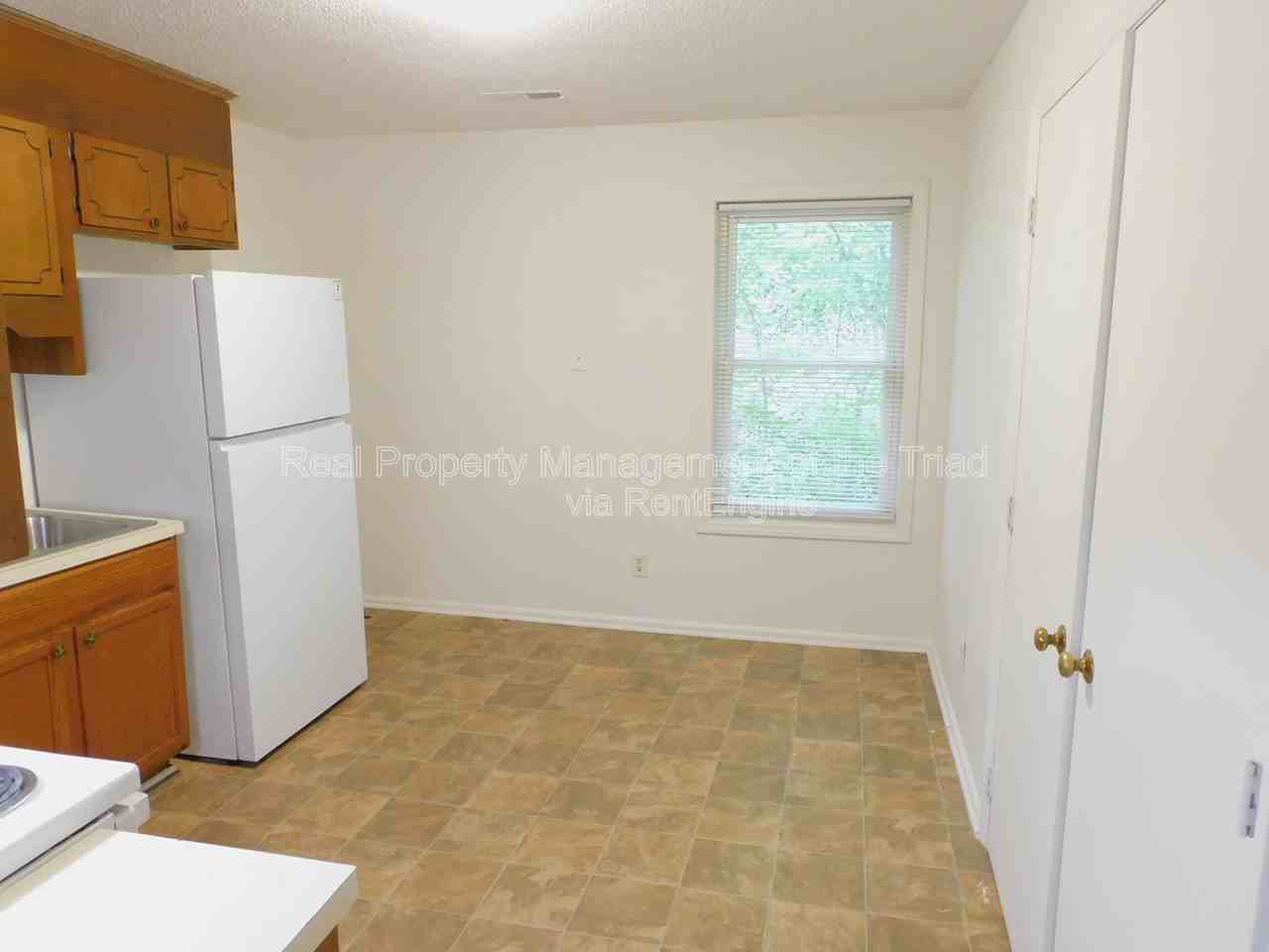 2574 Green Oaks Ct #G - Photo 5 of 14