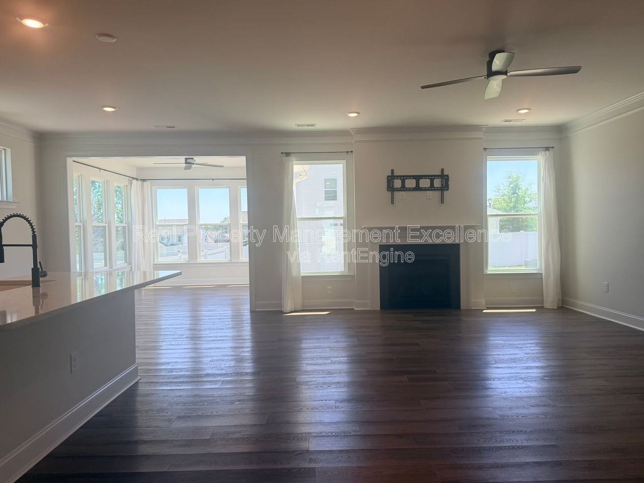 16 Clear Creek Cir - Photo 3 of 50