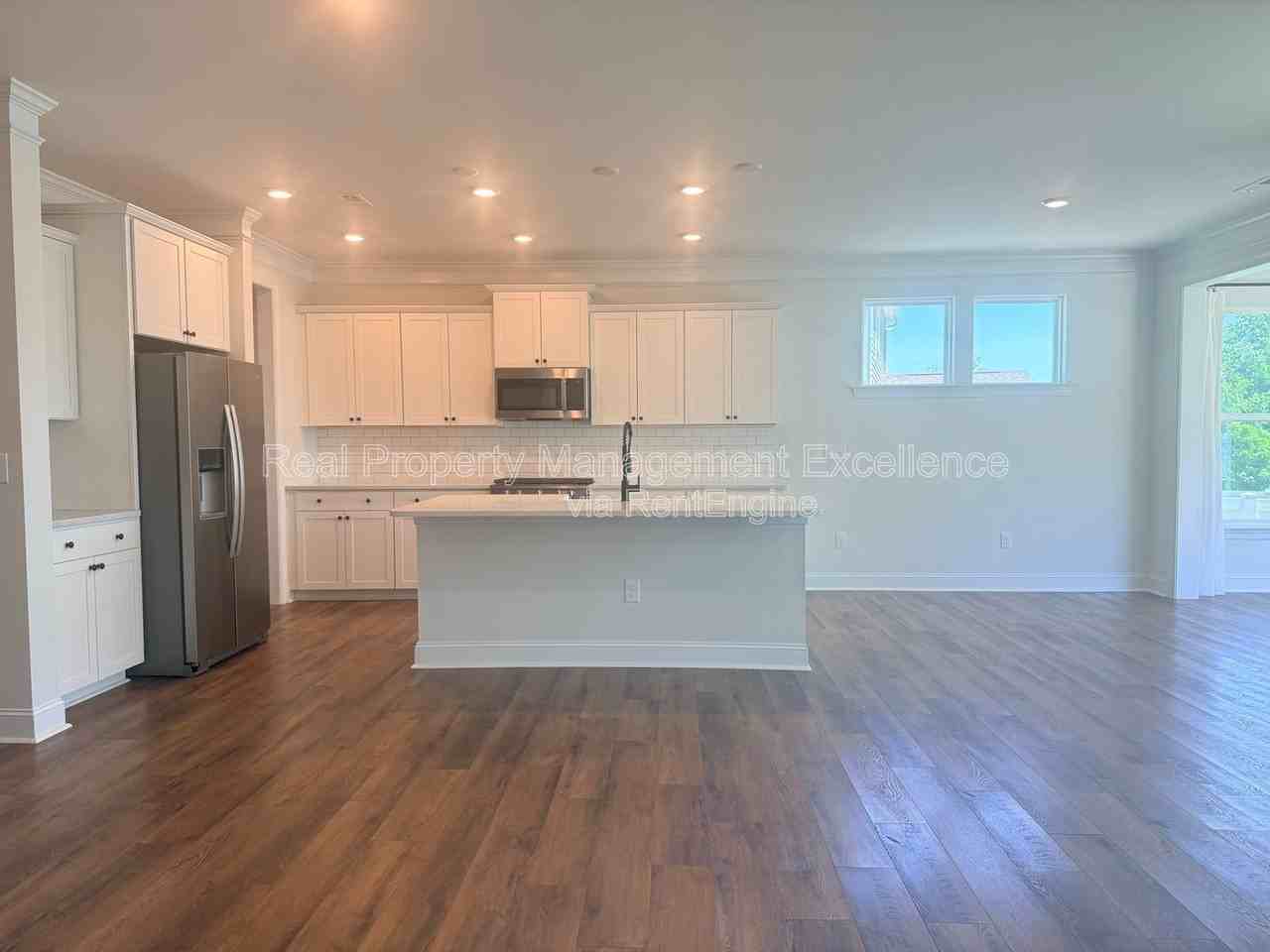 16 Clear Creek Cir - Photo 4 of 50