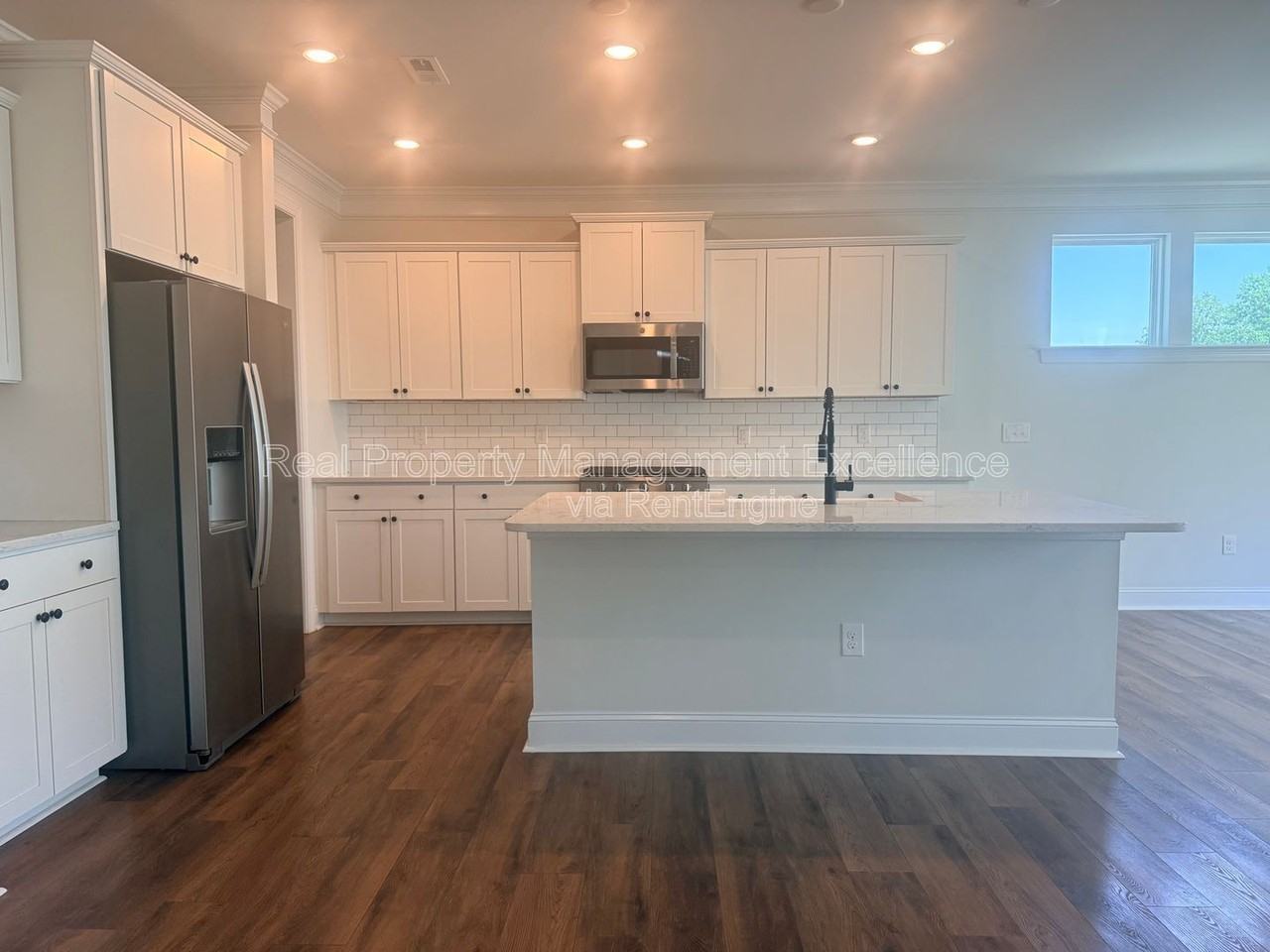 16 Clear Creek Cir - Photo 5 of 50