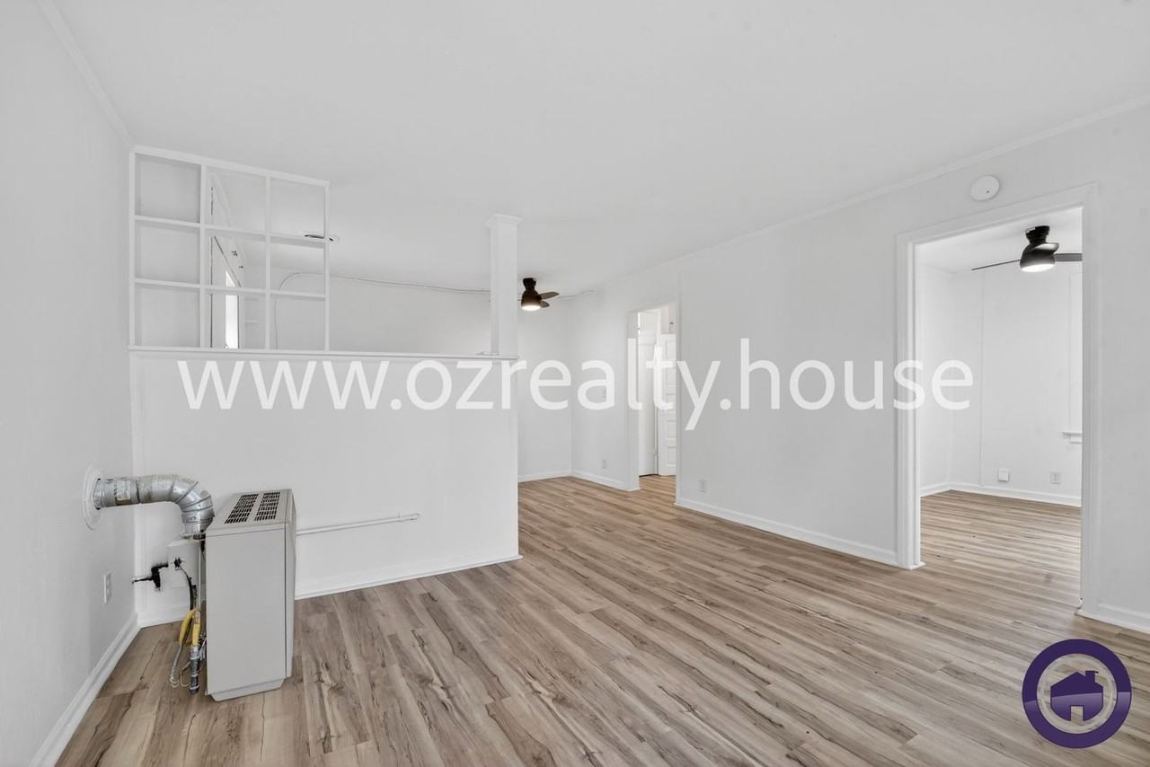 1464 Sunshine St #1 - Photo 3 of 15