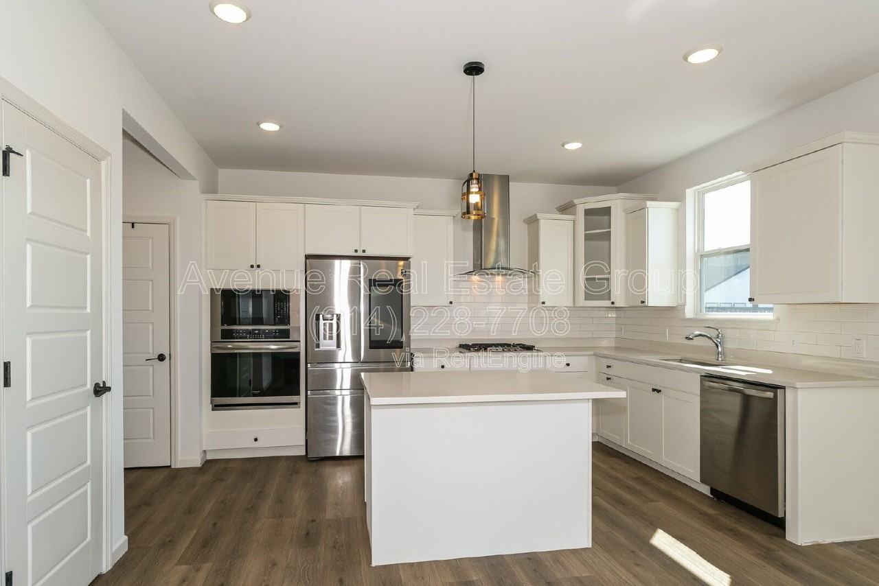 608 Highland Prairie Dr - Photo 6 of 25