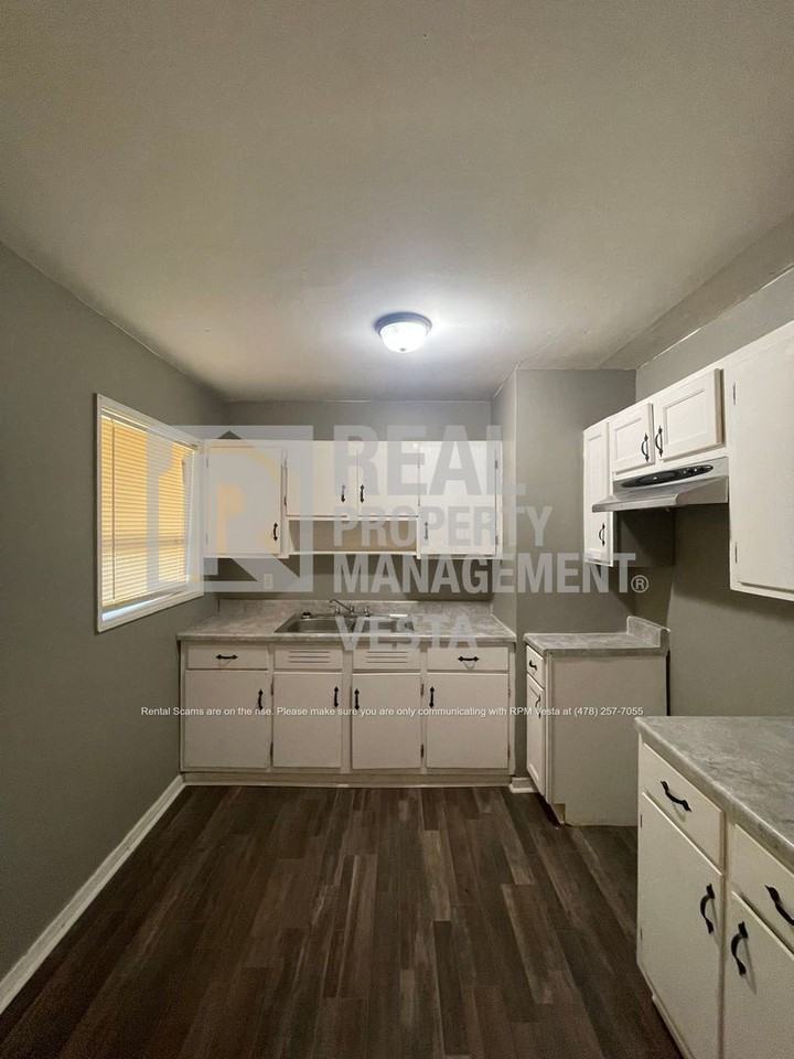 2459 Vivian Dr - Photo 4 of 14