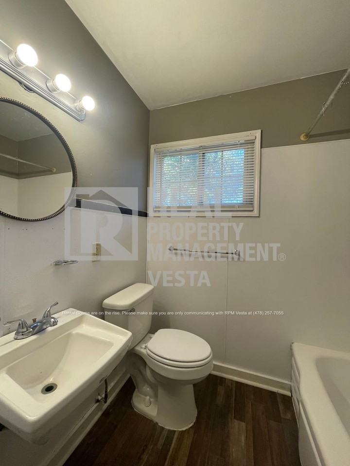 2459 Vivian Dr - Photo 7 of 14