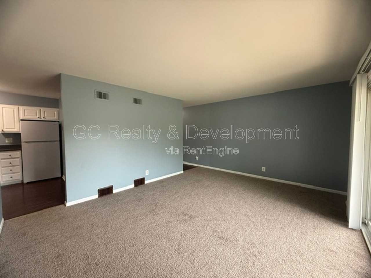 7 Simpson St #A - Photo 3 of 18
