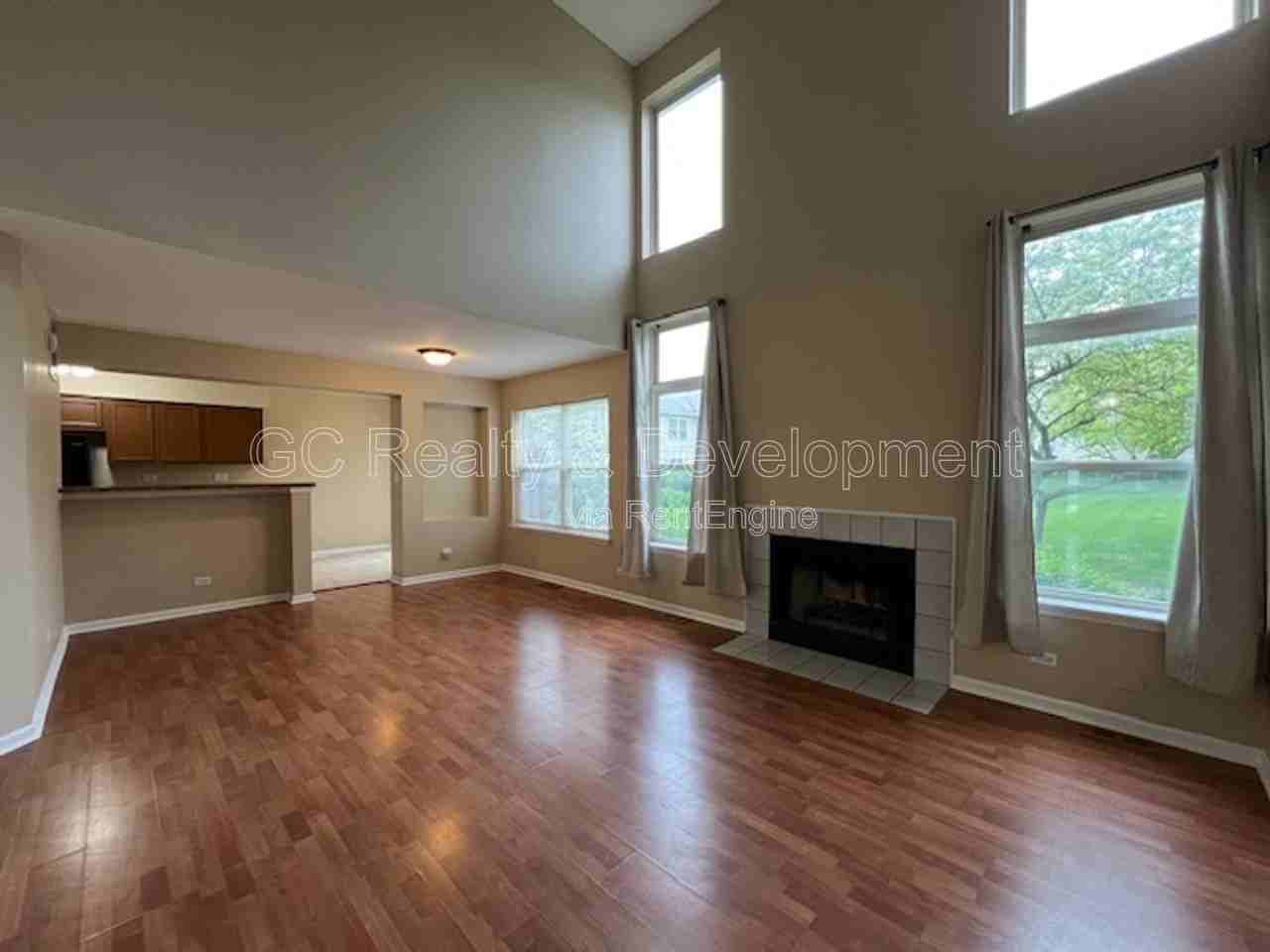 339 S Lancelot Ln - Photo 4 of 29