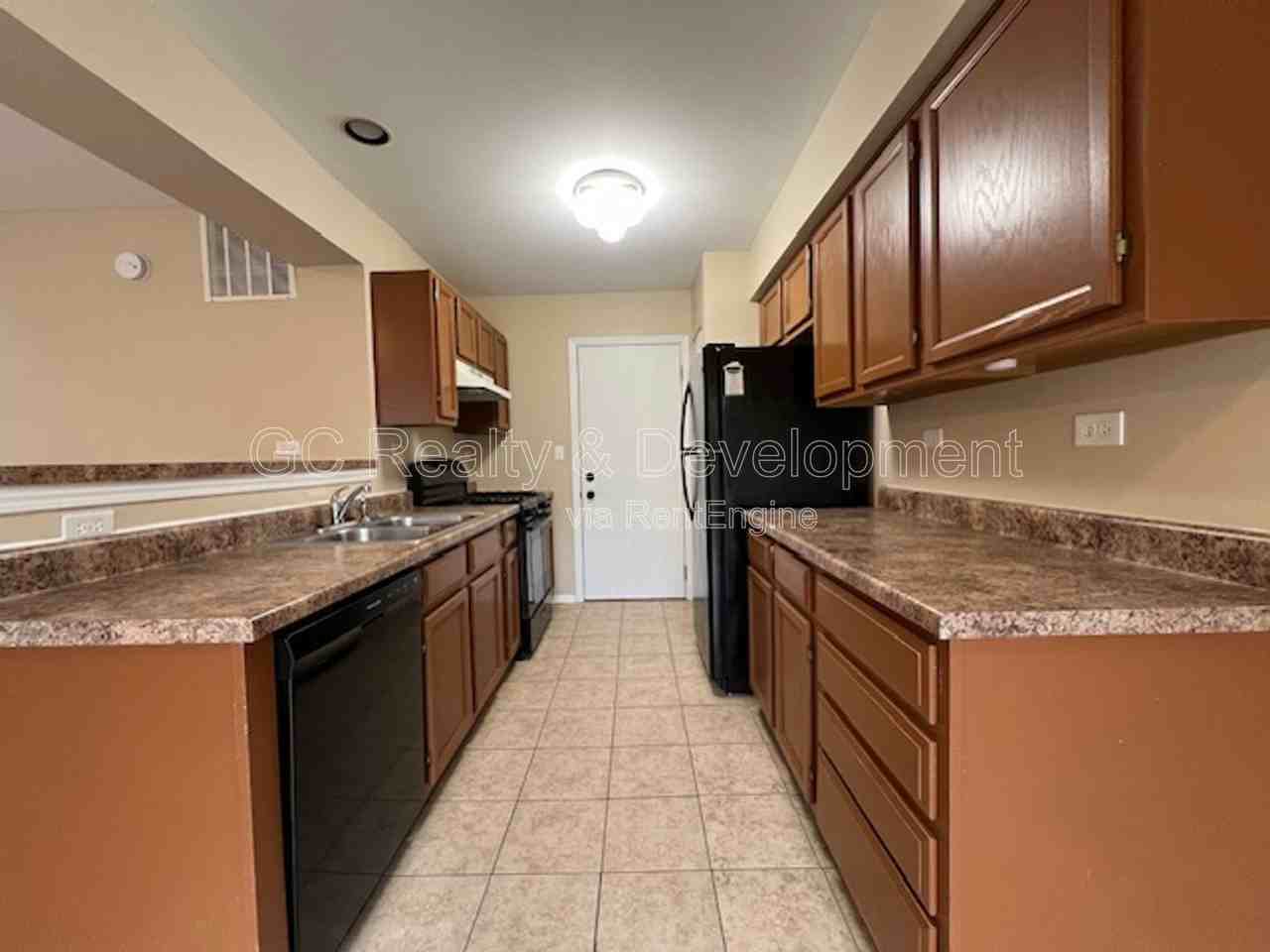 339 S Lancelot Ln - Photo 7 of 29