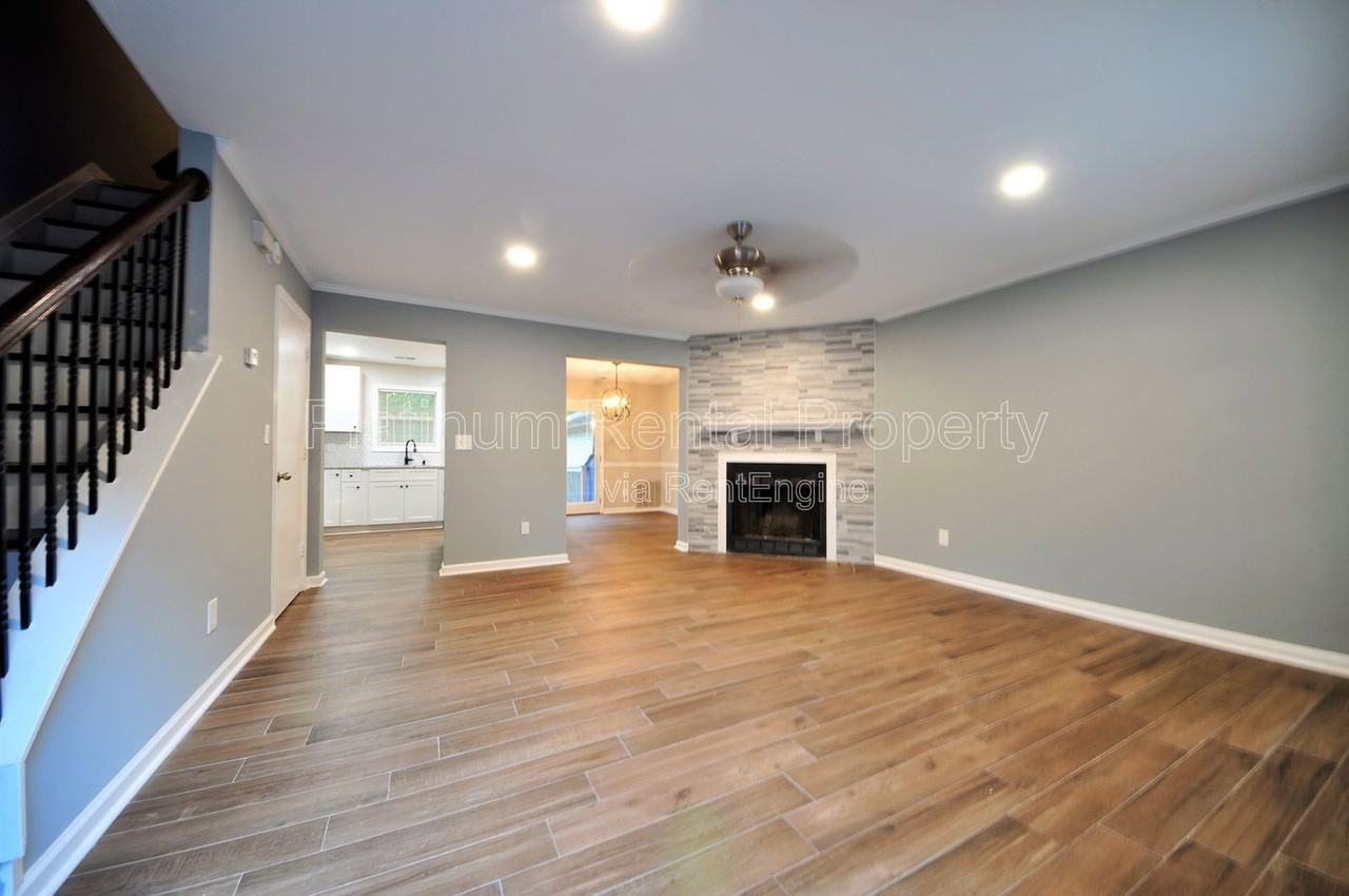 3572 Kennesaw Station Dr Nw - Photo 2 of 21