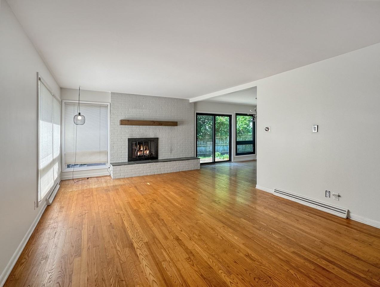 1353 Pinecrest Ave Se - Photo 5 of 17