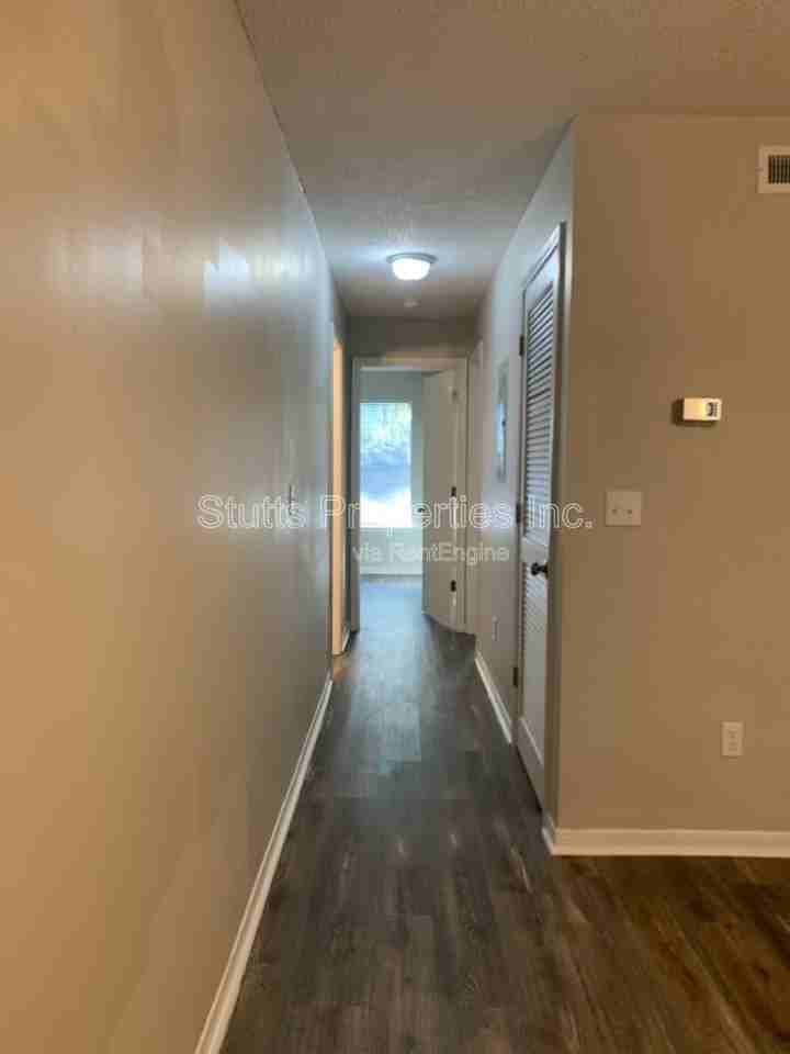 505 N Dickson St #A6 - Photo 4 of 11
