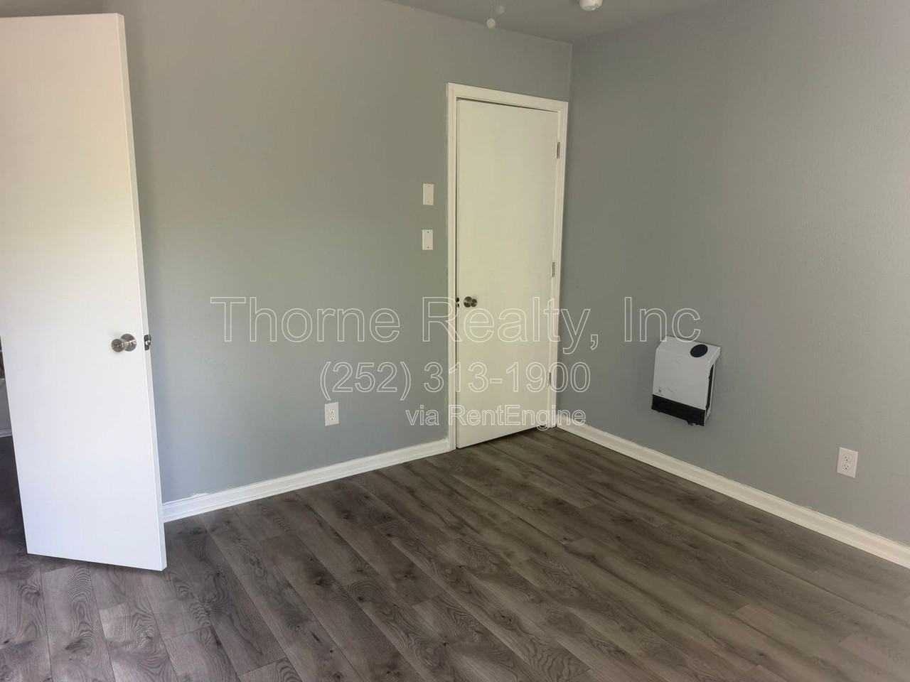 1125 E Grand Ave - Photo 3 of 8
