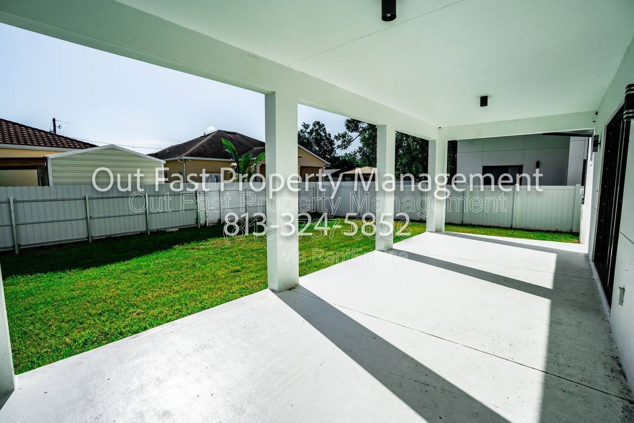 7519 N Coolidge Ave - Photo 4 of 50