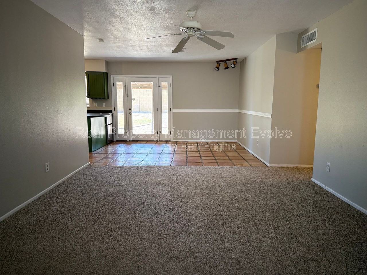 2401 W Fremont Dr - Photo 4 of 27