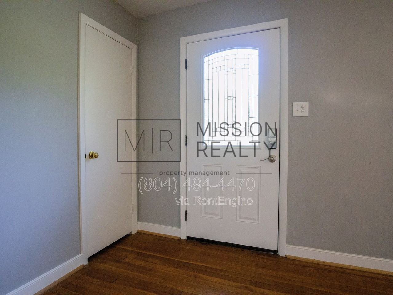 1107 Ironington Rd - Photo 2 of 27