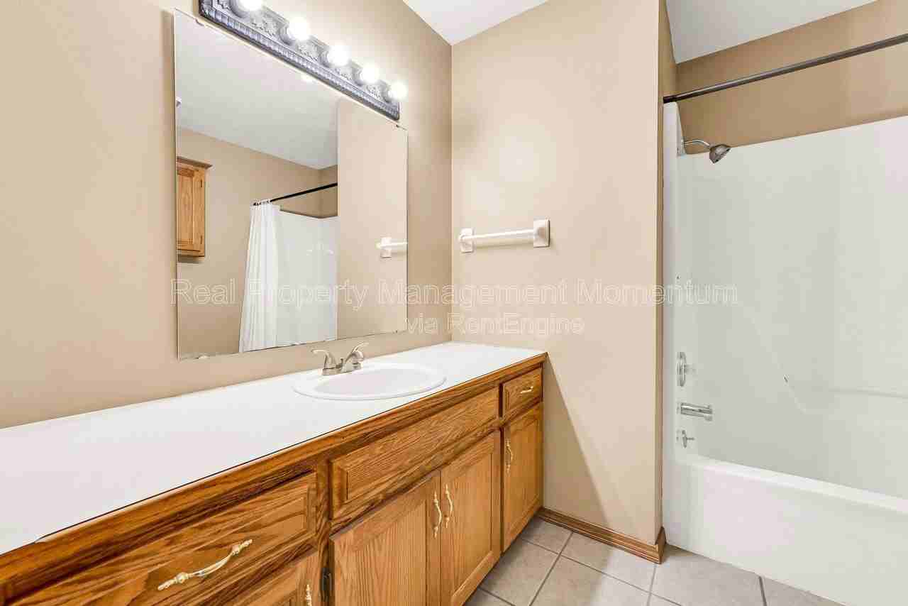 2671 N Cedar Ave - Photo 4 of 29