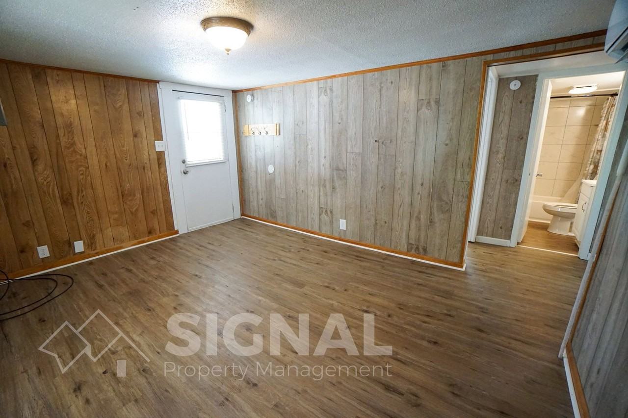 1405 6th Ave - Photo 3 of 16