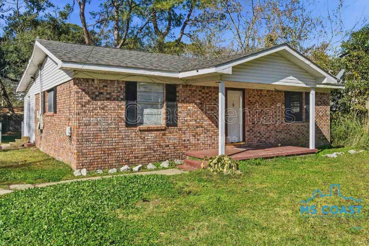 3007 Meteor St - Photo 2 of 19