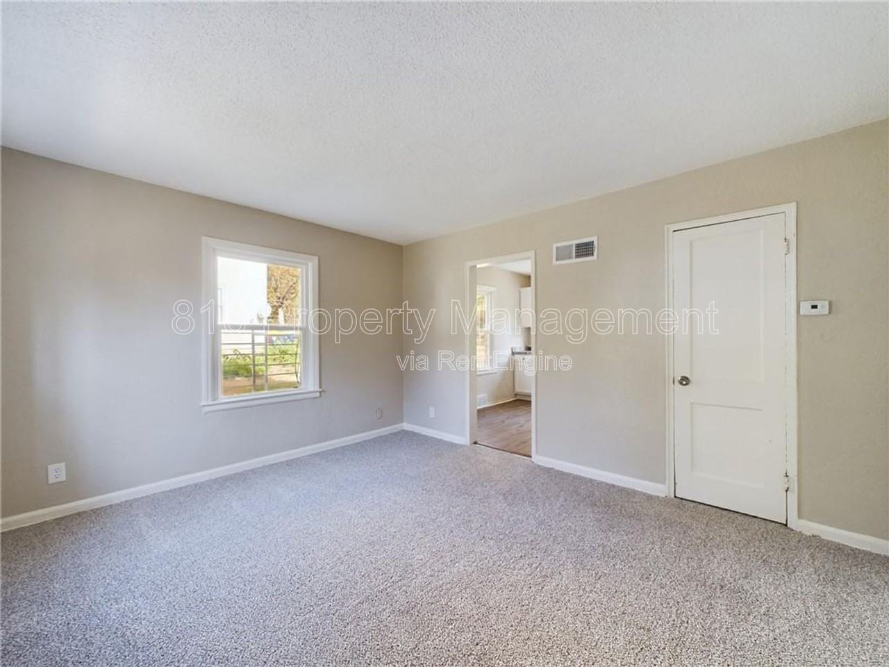 7433 Arleta Blvd - Photo 3 of 10