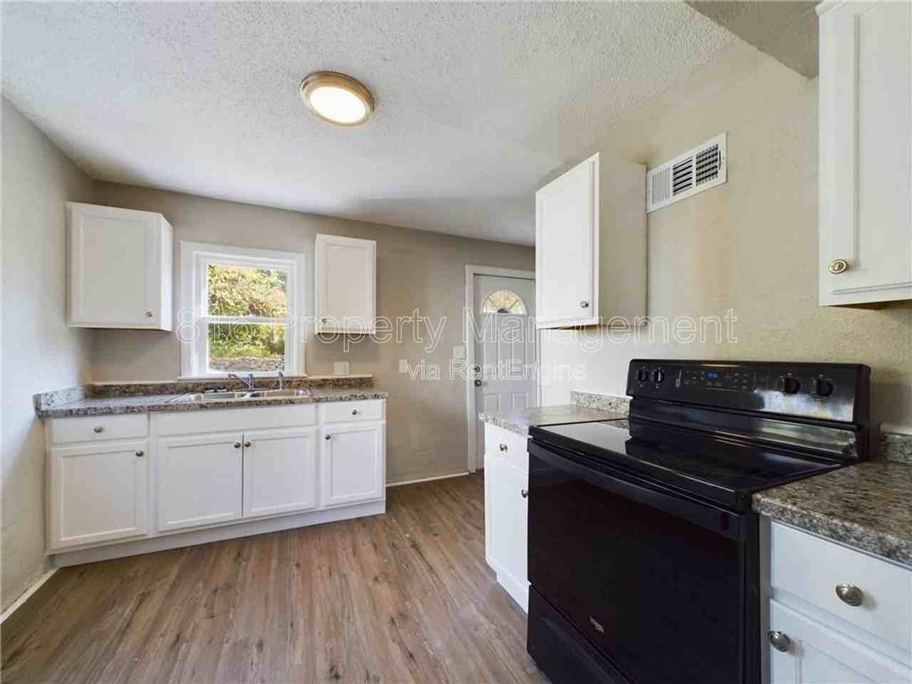 7433 Arleta Blvd - Photo 5 of 10