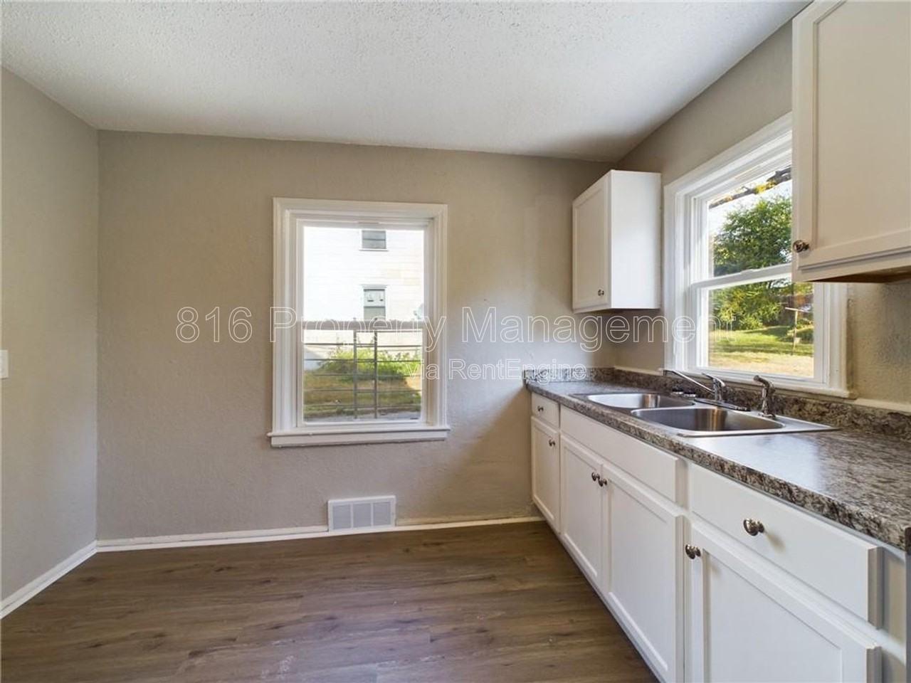 7433 Arleta Blvd - Photo 6 of 10